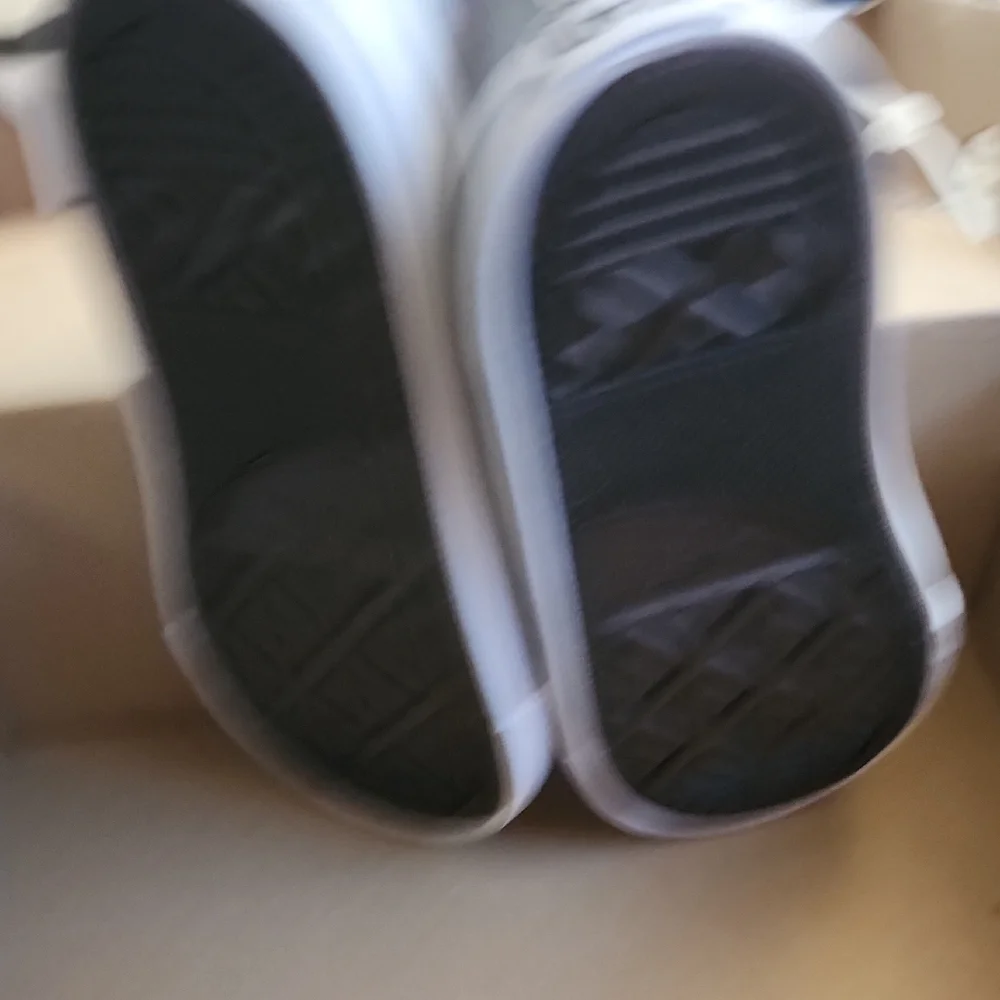 Converse Kids' Sneakers in Gray and Red - Picture 11 of 12
